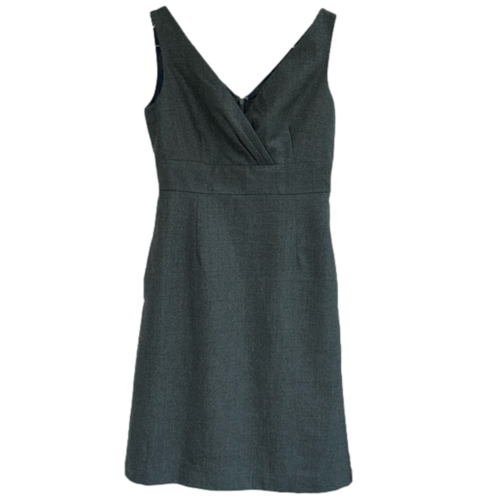 Banana Republic: Gray, Sweetheart Type Neckline: Size 2